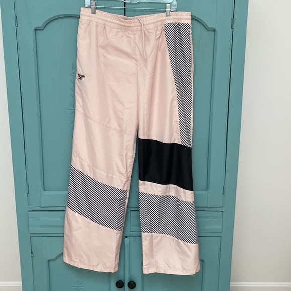 NWOT Reebok Classes Vector Track Pant. Buff Large - Picture 1 of 11